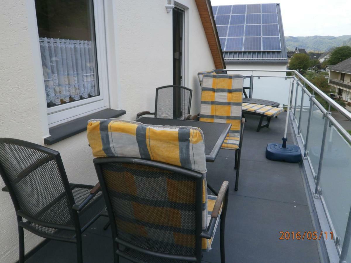 Fewo Moselblick Apartment Ernst Bagian luar foto