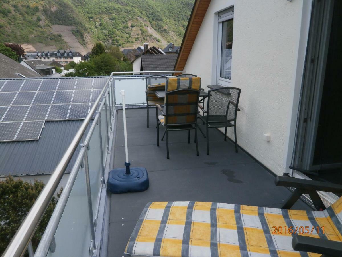 Fewo Moselblick Apartment Ernst Bagian luar foto