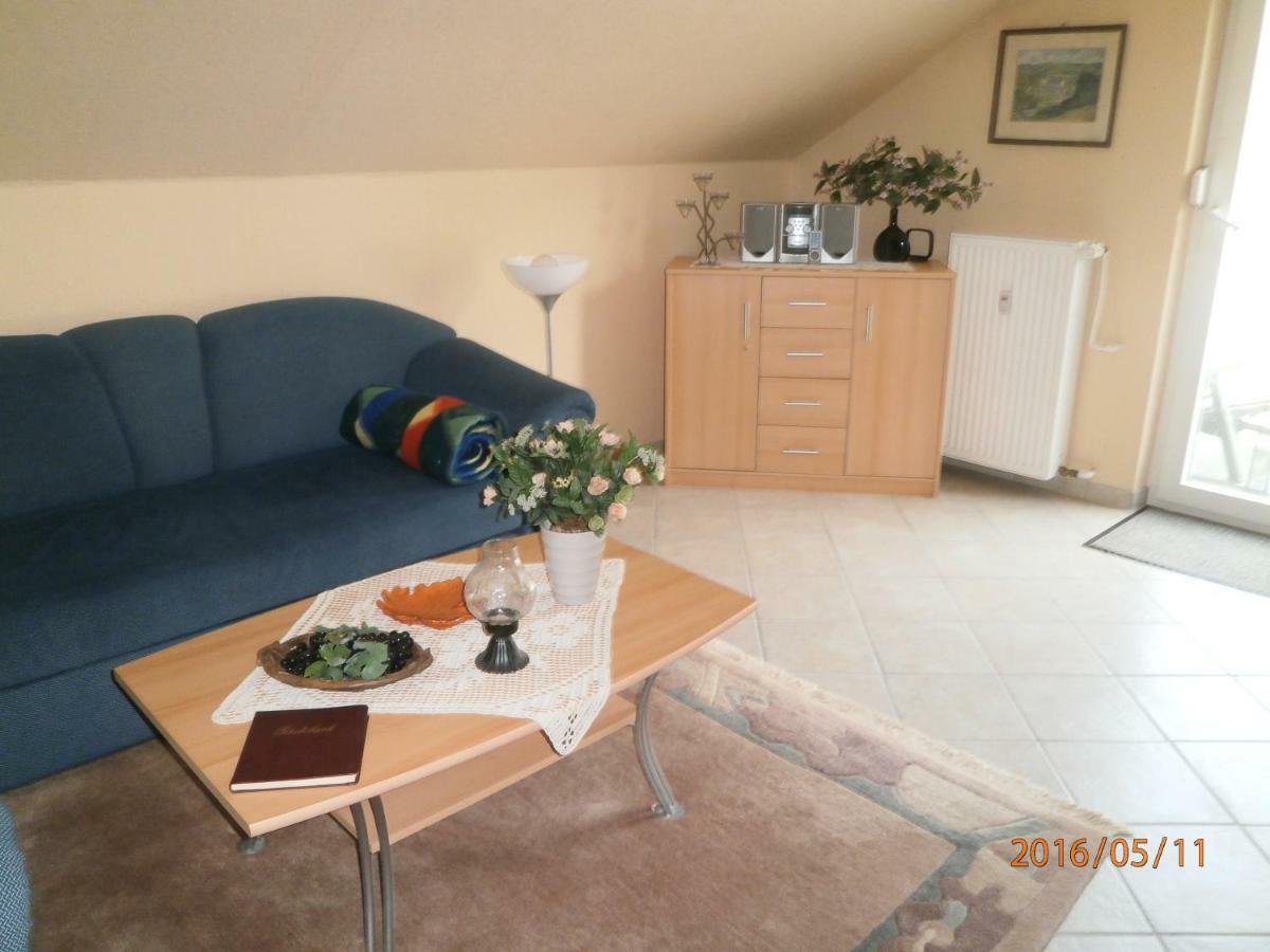 Fewo Moselblick Apartment Ernst Bagian luar foto